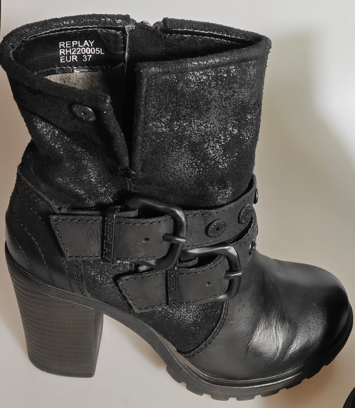 Bottines en cuir noir de Replay, taille 37, avec talon épais, brides à boucles et détails texturés.