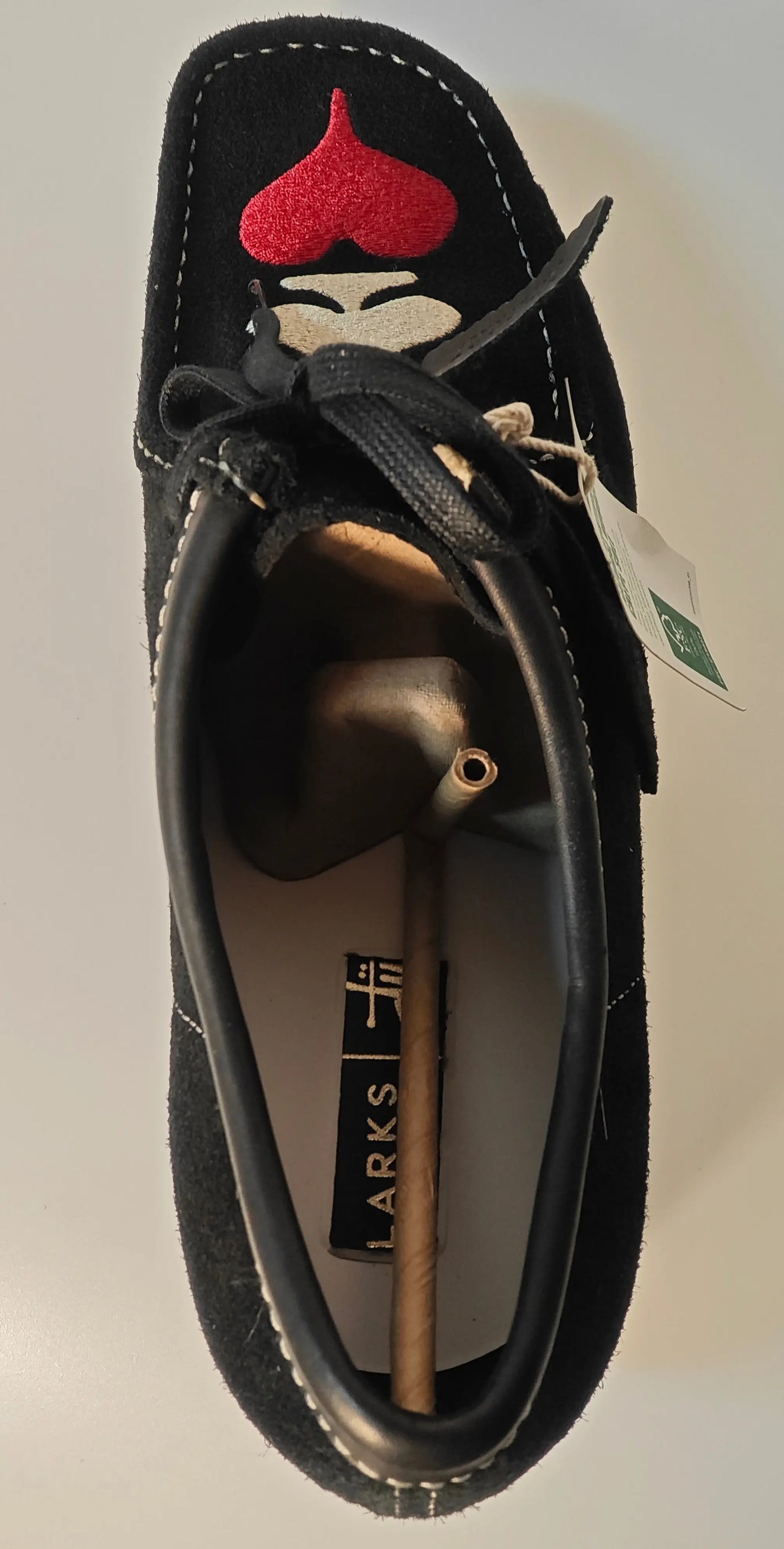 Clarks Originals Wallabee – Black Embroidery (T.47) Clarks