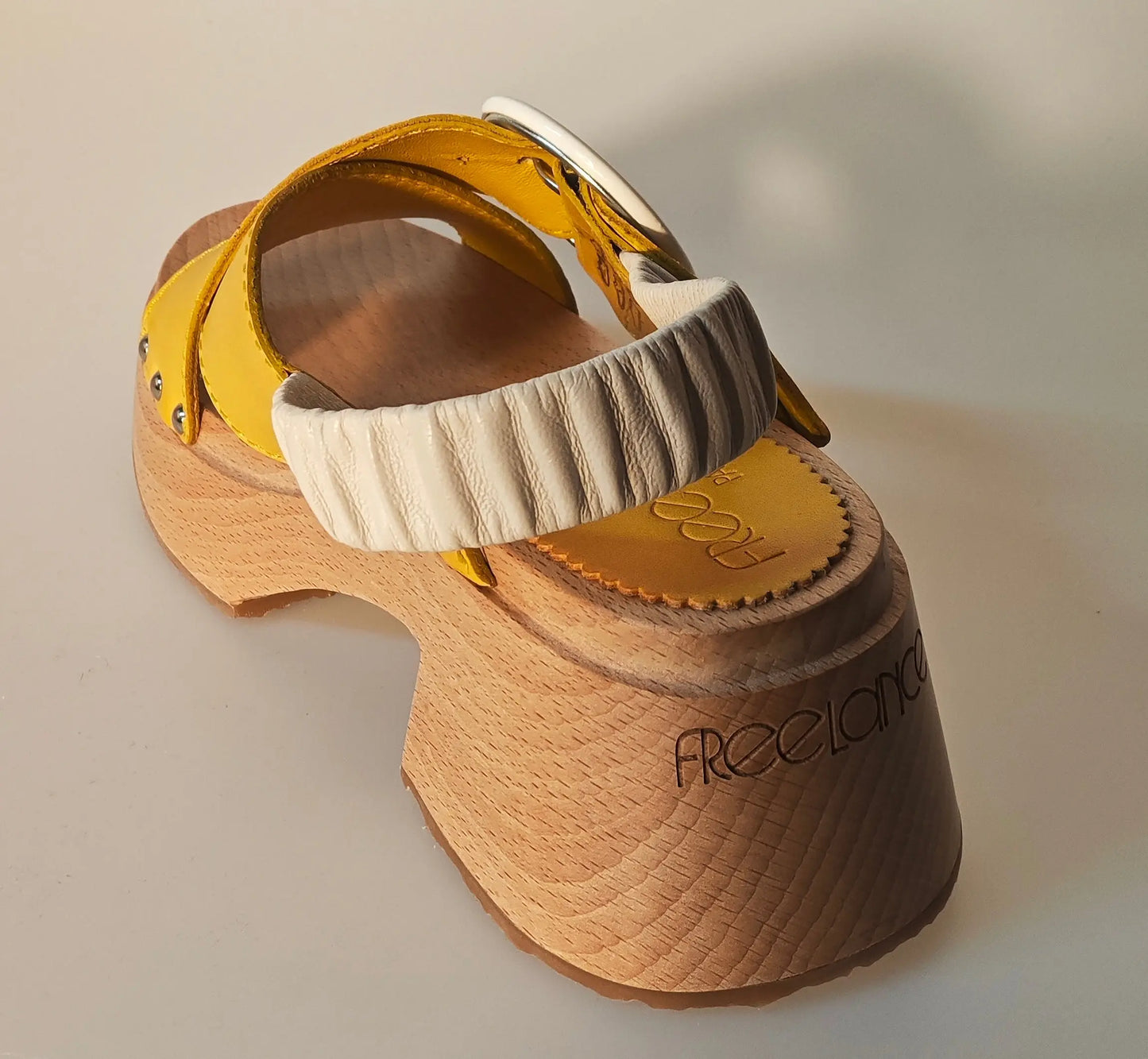 Free Lance – Marguerite 35 Dandelion / Powder White – Sandales en Bois T.35 Free Lance