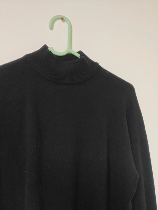 Pull noir col montant Chicorée taille L SECONDE MAIN Chicoree