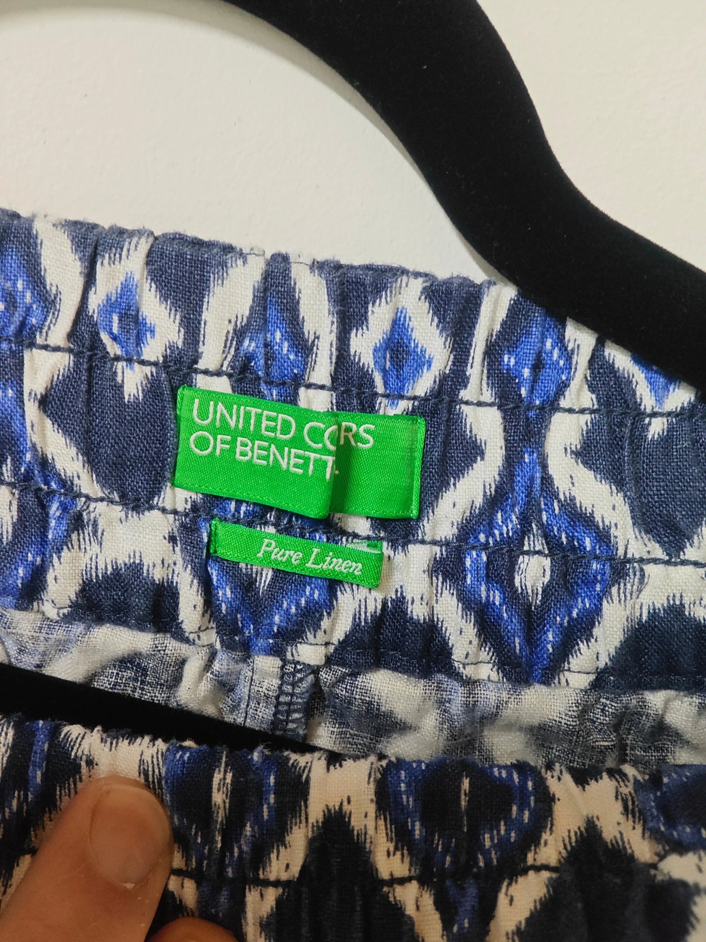 Short United Colors of Benetton 100% lin imprimé bleu blanc SEONDE MAIN United Color of benetton