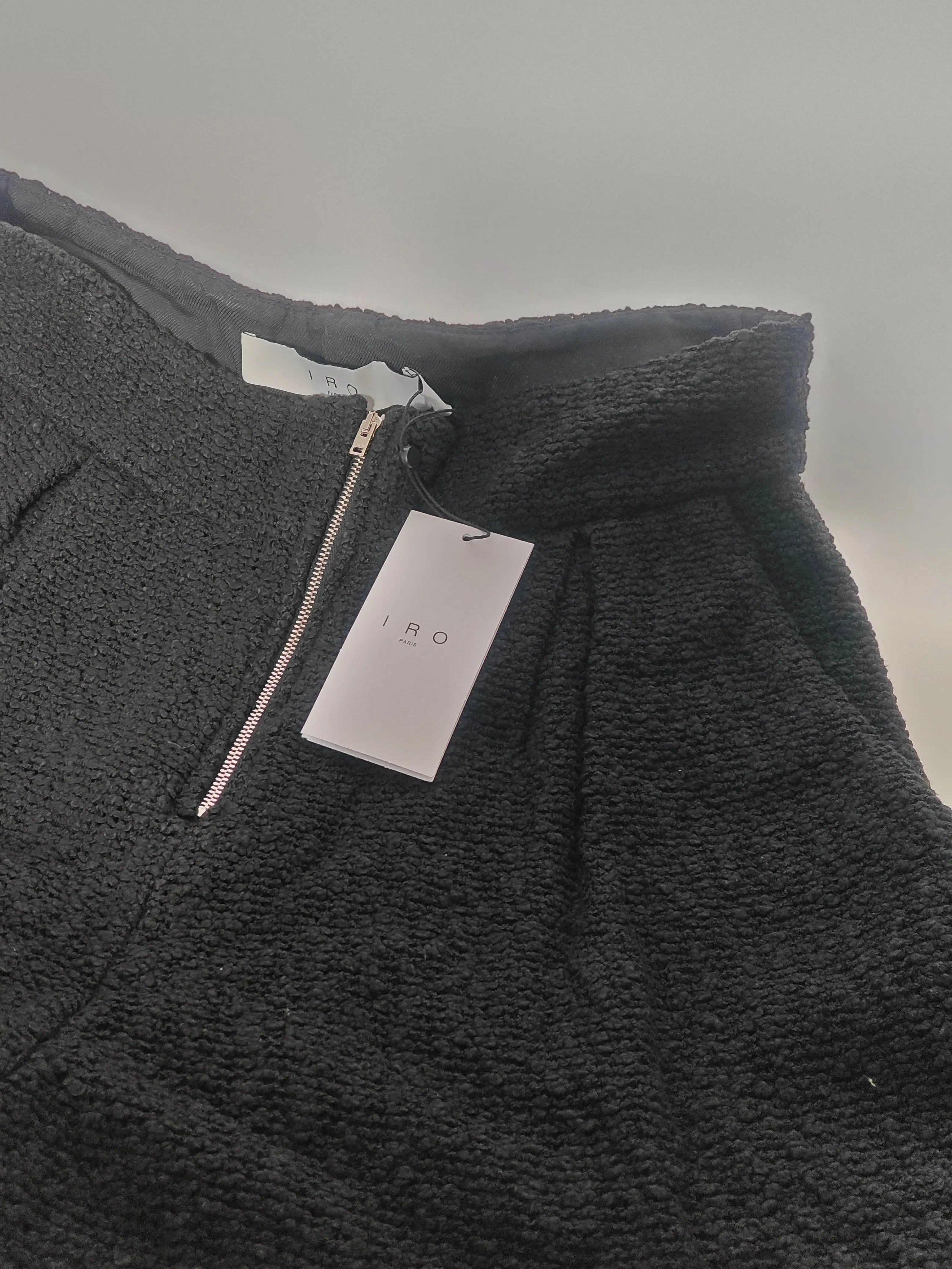 Short IRO Paris noir texturé bouclette taille non visible IRO