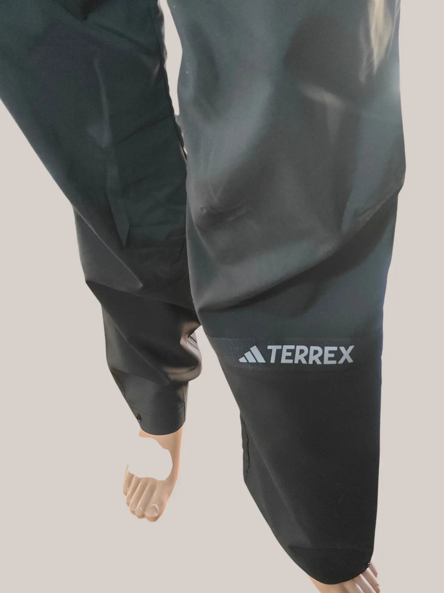 Pantalon Adidas MT Woven Pant noir W30 Adidas