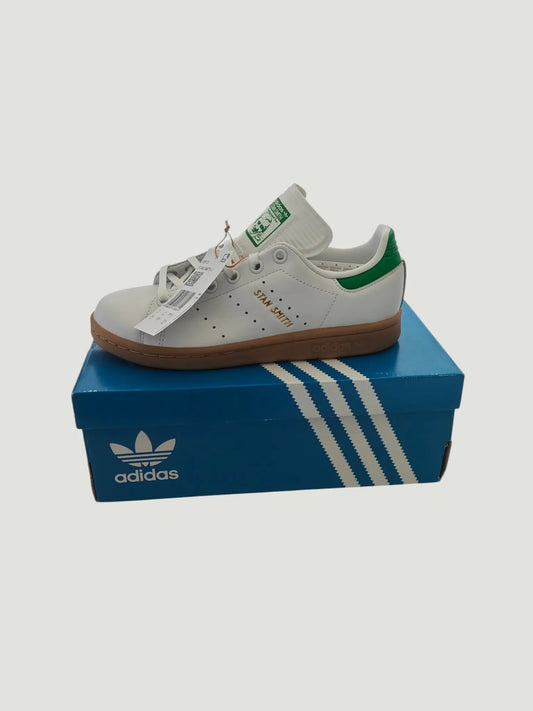 Adidas Stan Smith J neuves – T. 35 1/2 – blanc/vert – semelle gomme – boîte Adidas