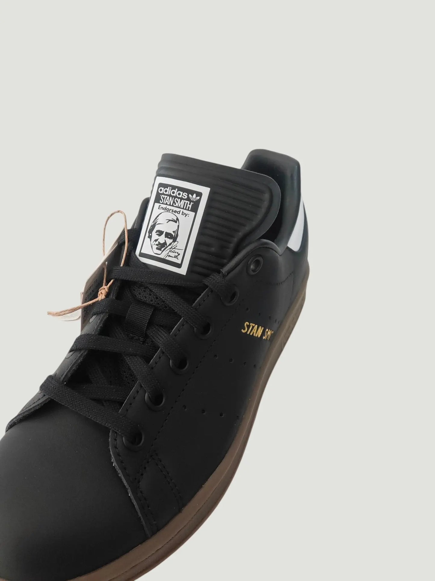 Adidas Stan Smith J neuves – T. 36 – noir/blanc – semelle gomme – boîte Adidas