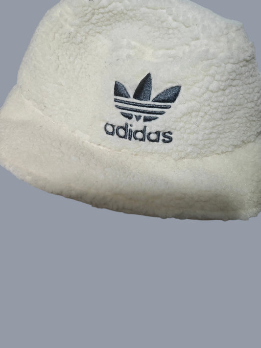 Bob Adidas Originals Sherpa crème OSFW