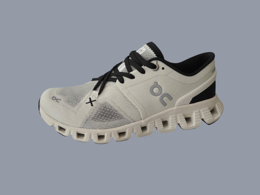 On Running Cloud X 3 blanc / noir – neuves avec boîte – 36