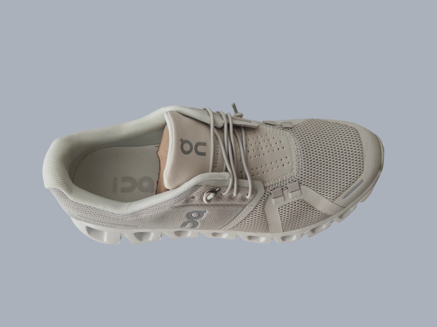 On Running Cloud 5 neuves – blanc/beige – taille 37 – avec boîte