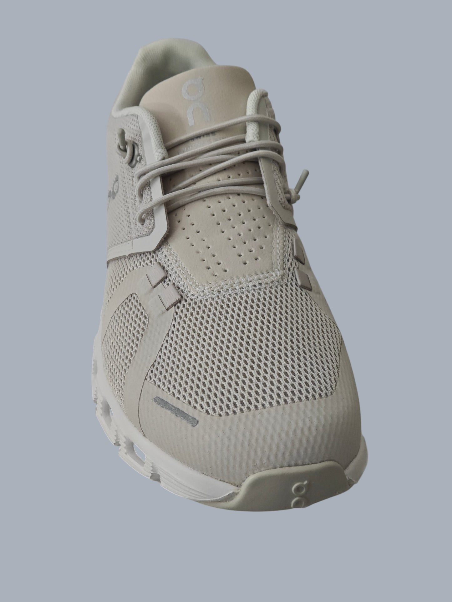On Running Cloud 5 neuves – blanc/beige – taille 37 – avec boîte