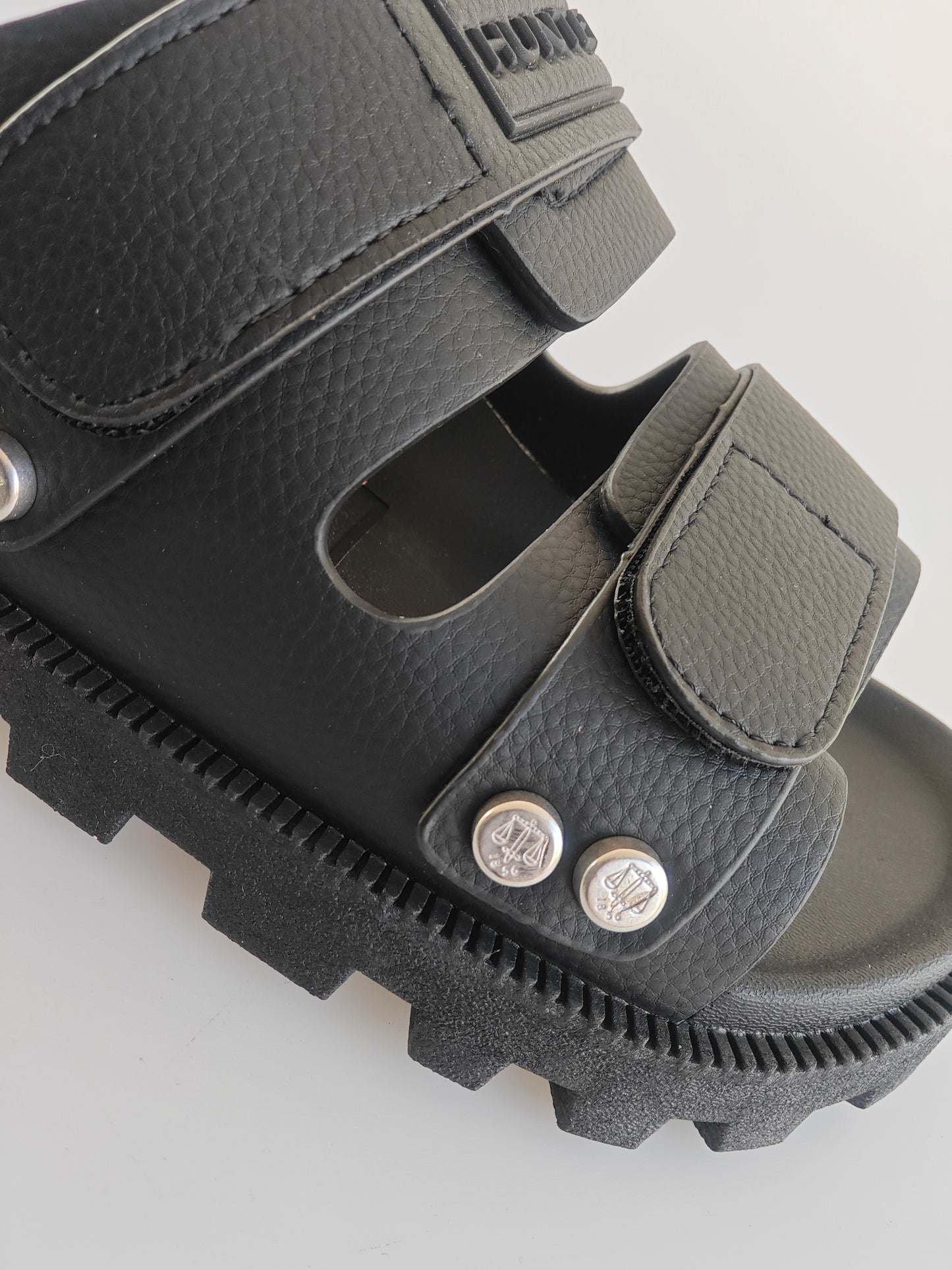 Hunter Unisex Vegan Synthetic Sandal – Noires – Taille 37