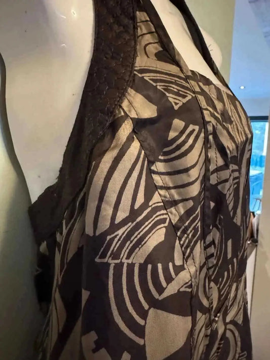 Robe imprimée Diesel de seconde main, à motifs abstraits contrastés et finitions texturées.