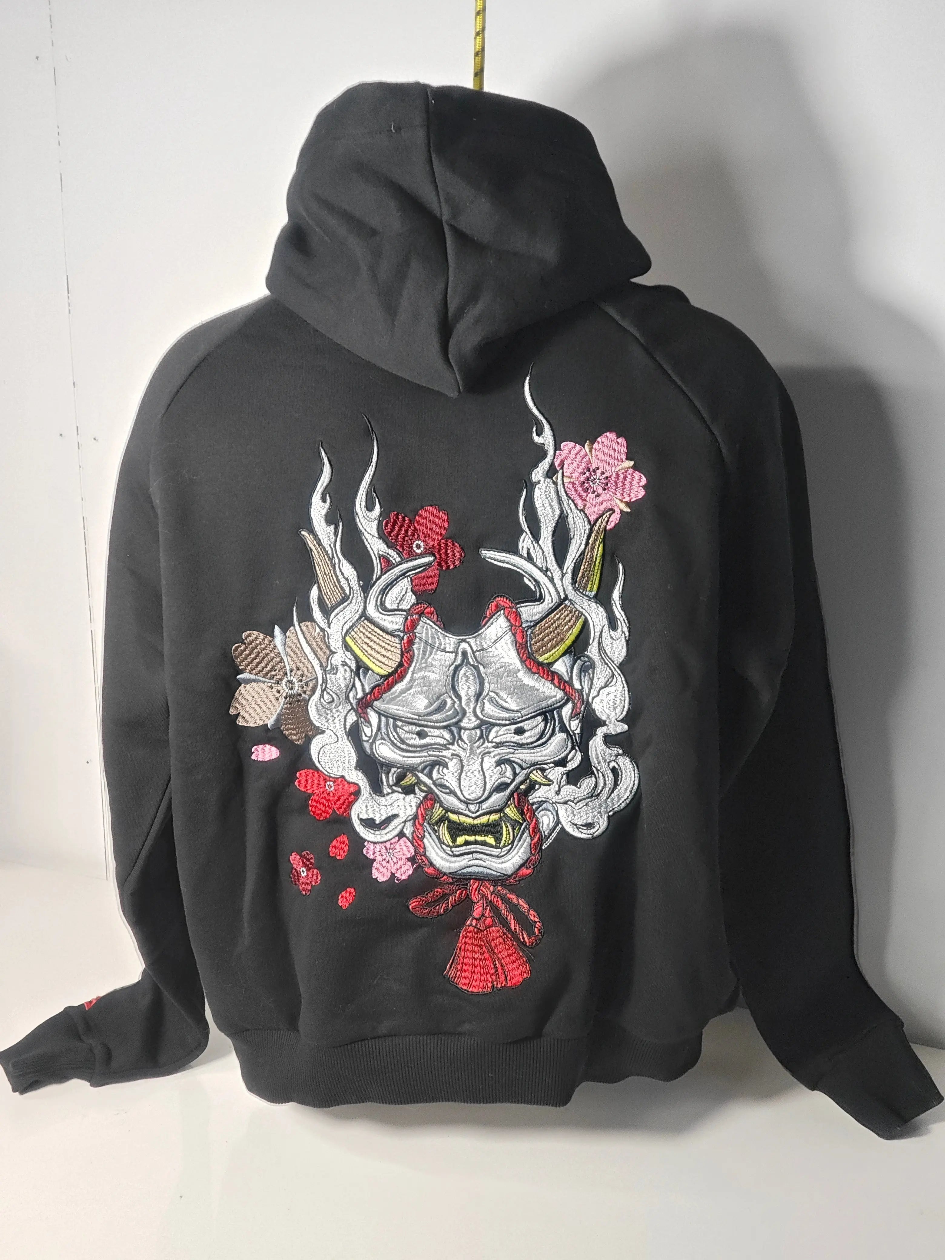 Sweat à capuche noir Arts Of The Streets orné d'une broderie japonaise représentant un masque de démon et des fleurs.