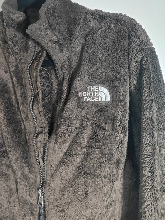 Veste polaire pilou marron de The North Face avec fermeture éclair et logo brodé.