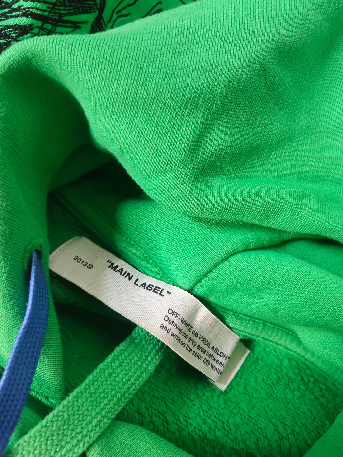 Hoodie vert vif de Off-White avec cordon bleu et étiquette "Main Label".