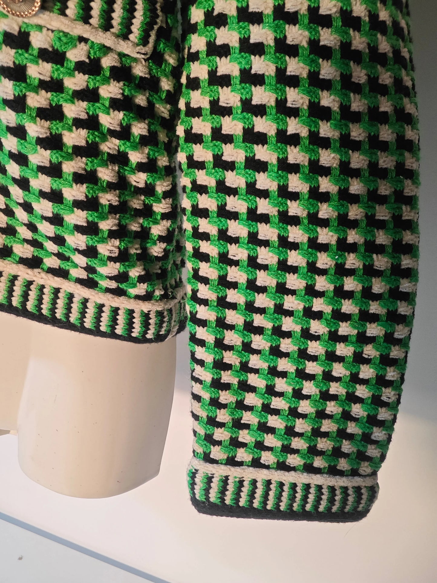 Veste Maje Femme – Modèle Maille Structurée Vert/Noir T.1 Maje