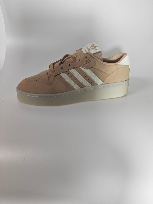 Adidas Rivalry Lux Low beige – neuves étiquette – T44.5