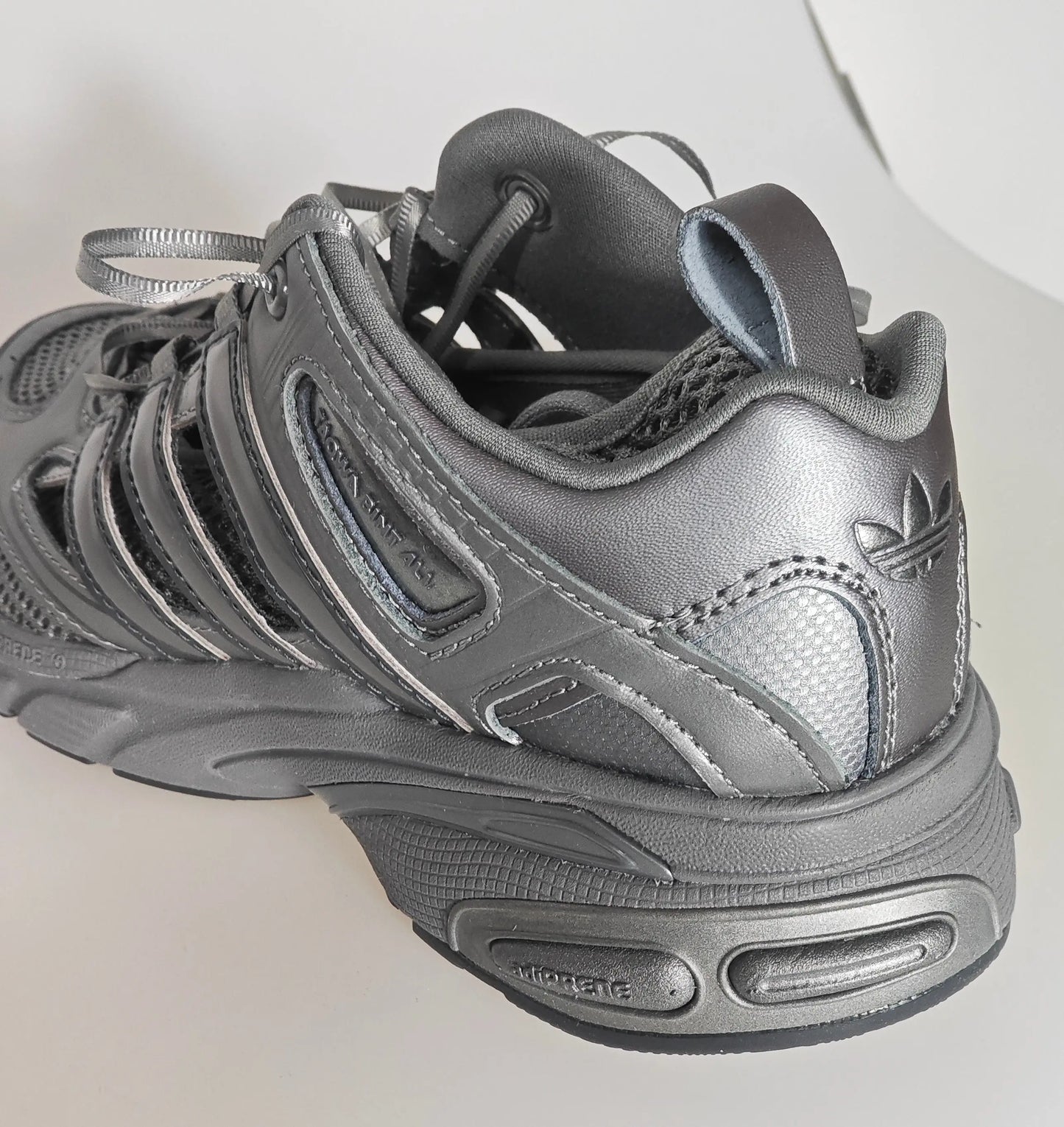 Sneakers Adidas x Taqwa Bint Ali – Adistar Pose pointure 40 Adidas