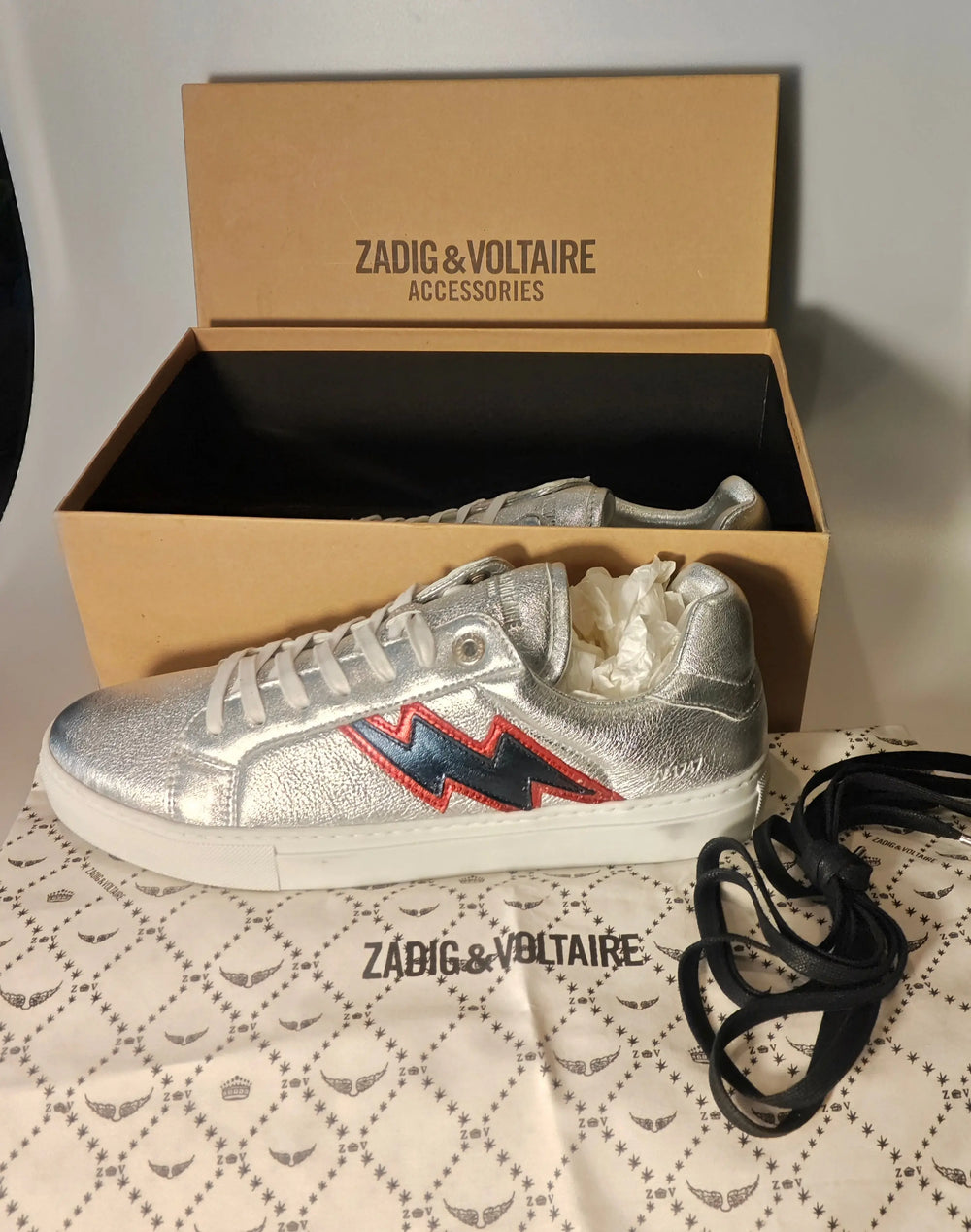 Baskets Zadig & Voltaire – Cuir argenté – Éclair signature – Taille 43 – Made in Portugal Zadig & Volataire