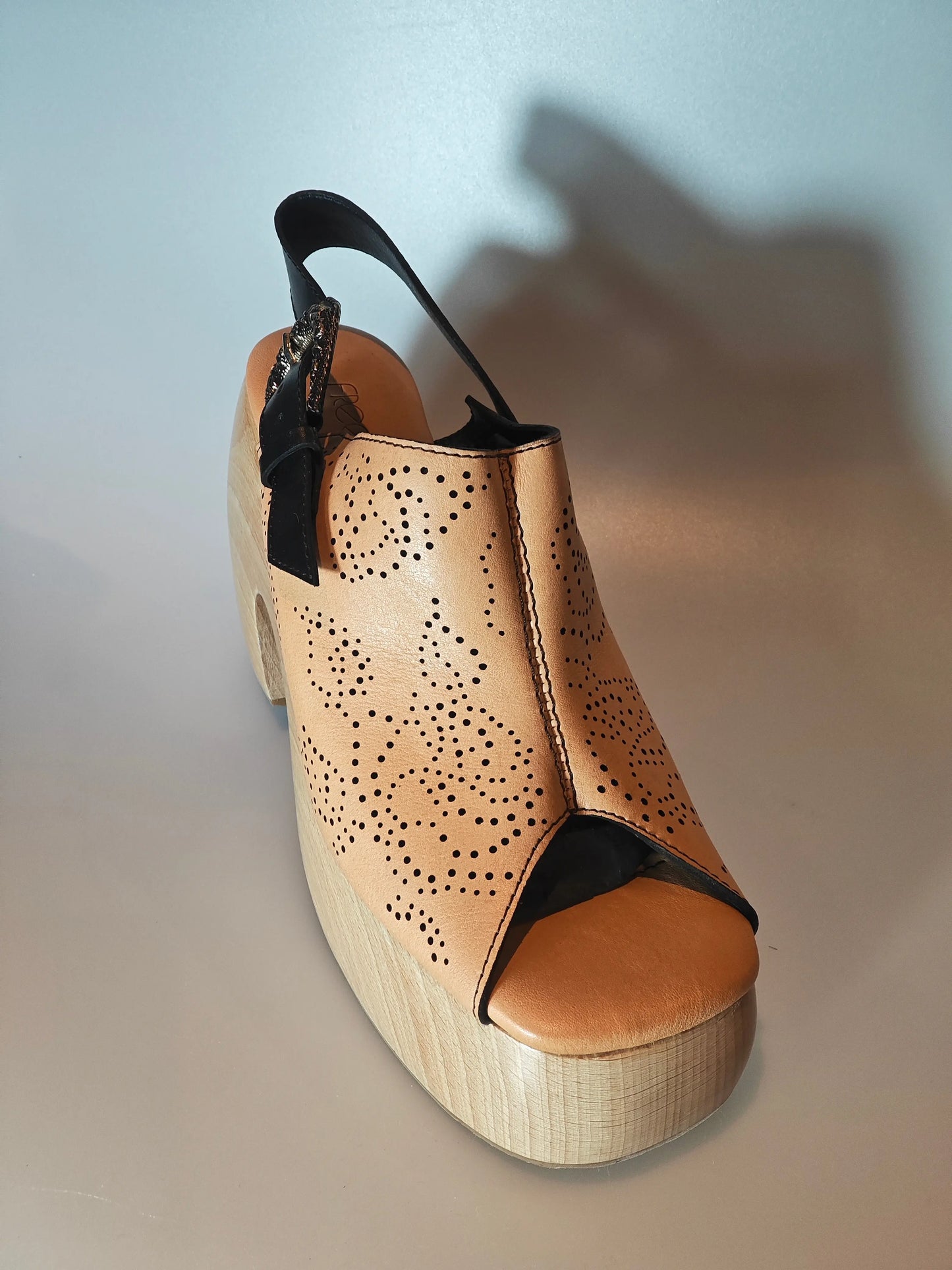 Sandales compensées Free Lance Paris Tansy 115 Perfo – T41 – cuir naturel/noir Free Lance