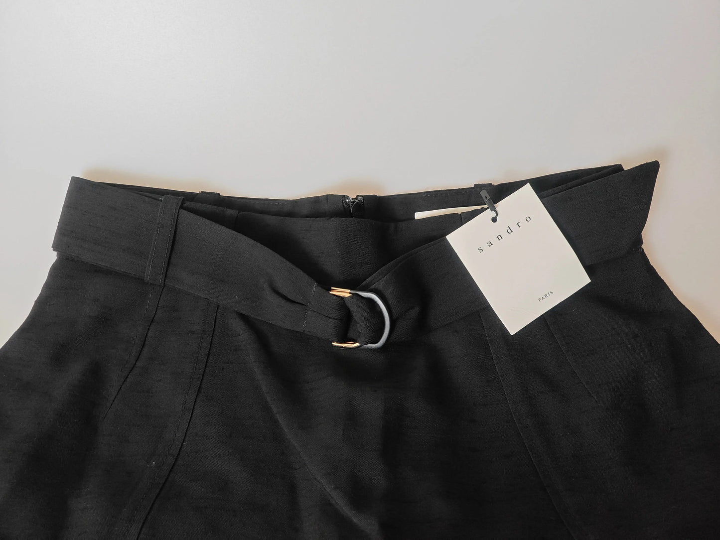 Jupe Sandro Paris noire neuve avec ceinture et volants T.36 sandro