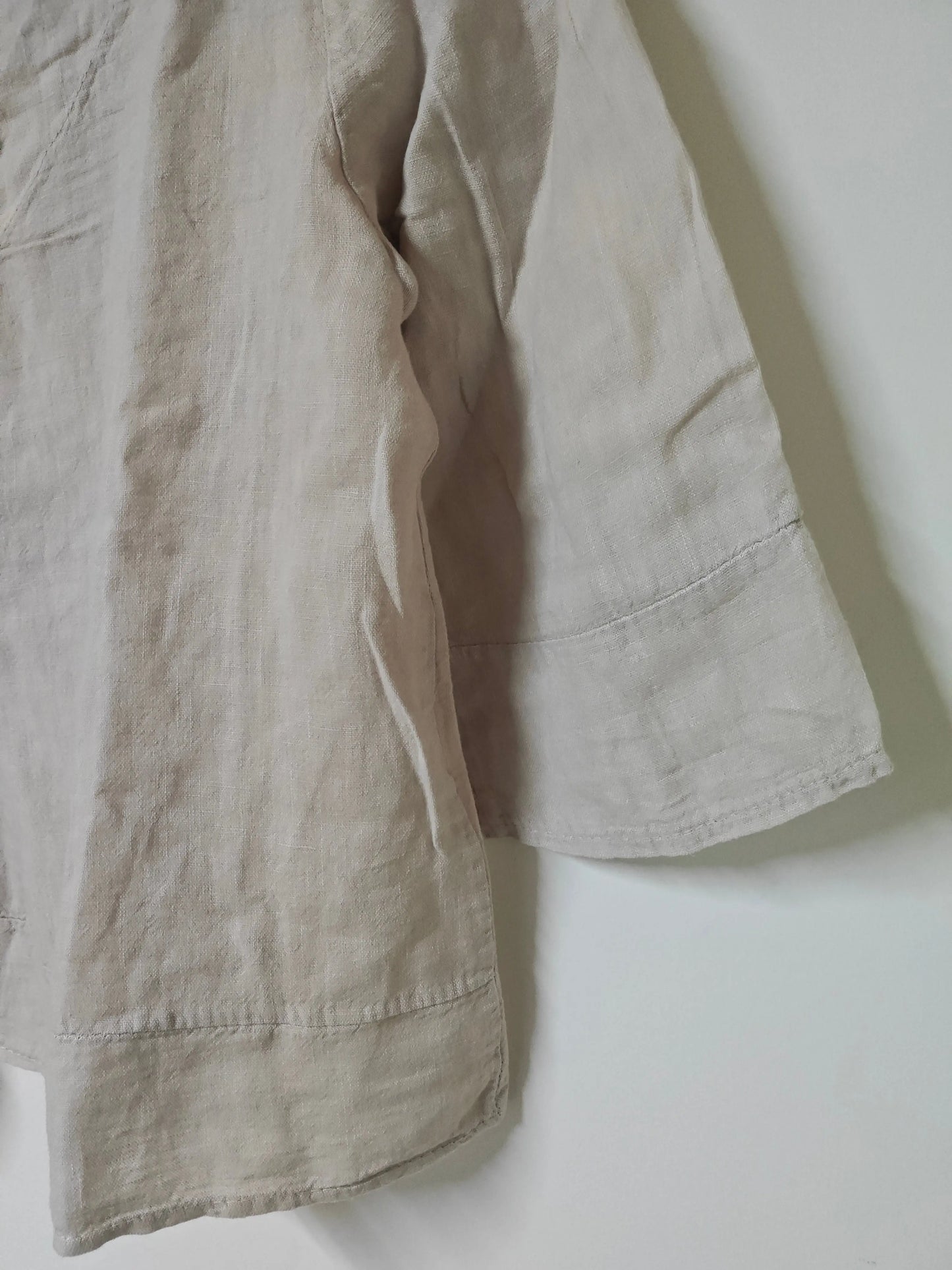 Top en lin beige clair made in Italy boutons nacrés M - SECONDE MAIN Upstyle Destock