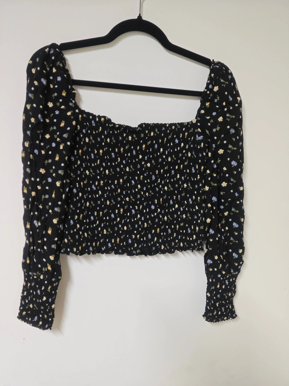 Top Reformation noir fleuri smocké manches longues taille M SECONDE MAIN Upstyle Destock