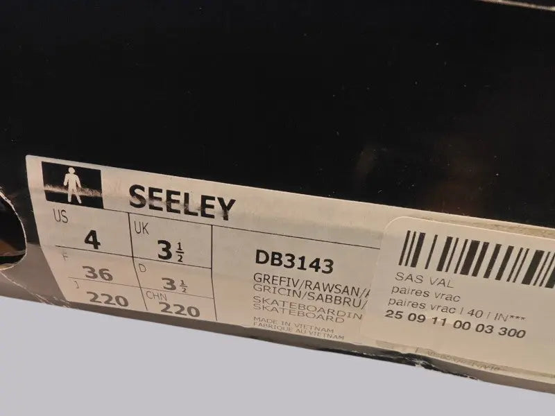 Adidas Seeley gris bleu T36 neuves avec boîte Adidas