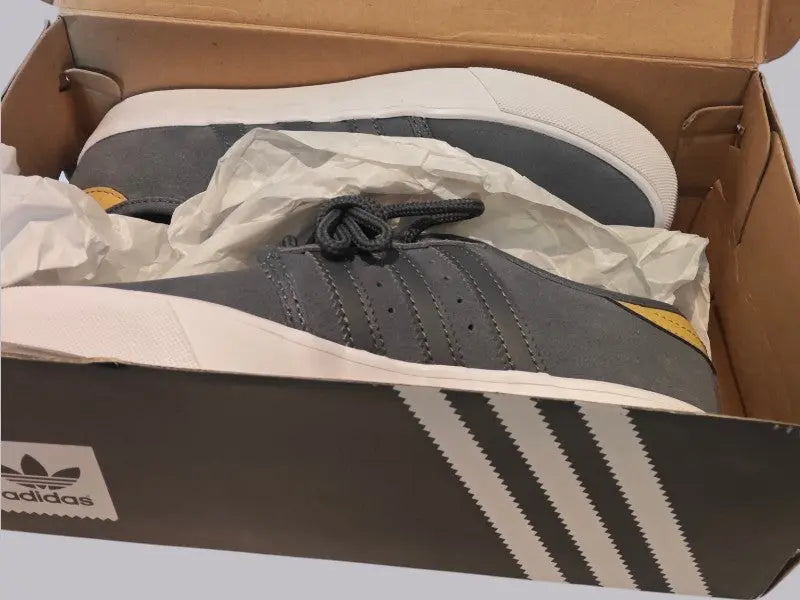 Adidas Seeley gris bleu T36 neuves avec boîte Adidas