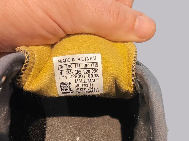 Adidas Seeley gris bleu T36 neuves avec boîte Adidas