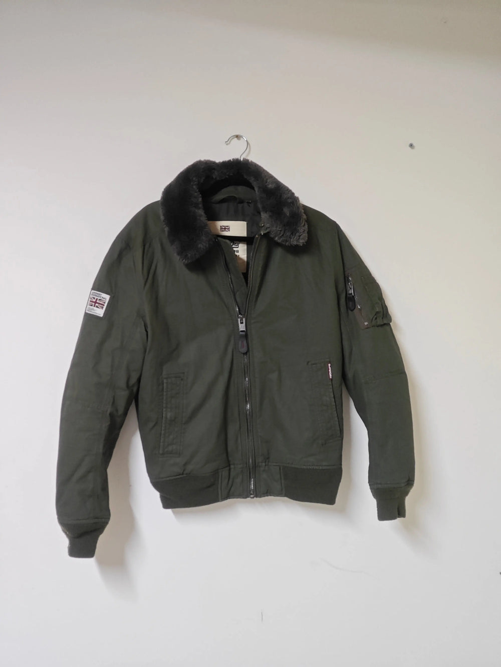 Blouson bomber Superdry kaki col fausse fourrure taille M - SECONDE MAIN Superdry