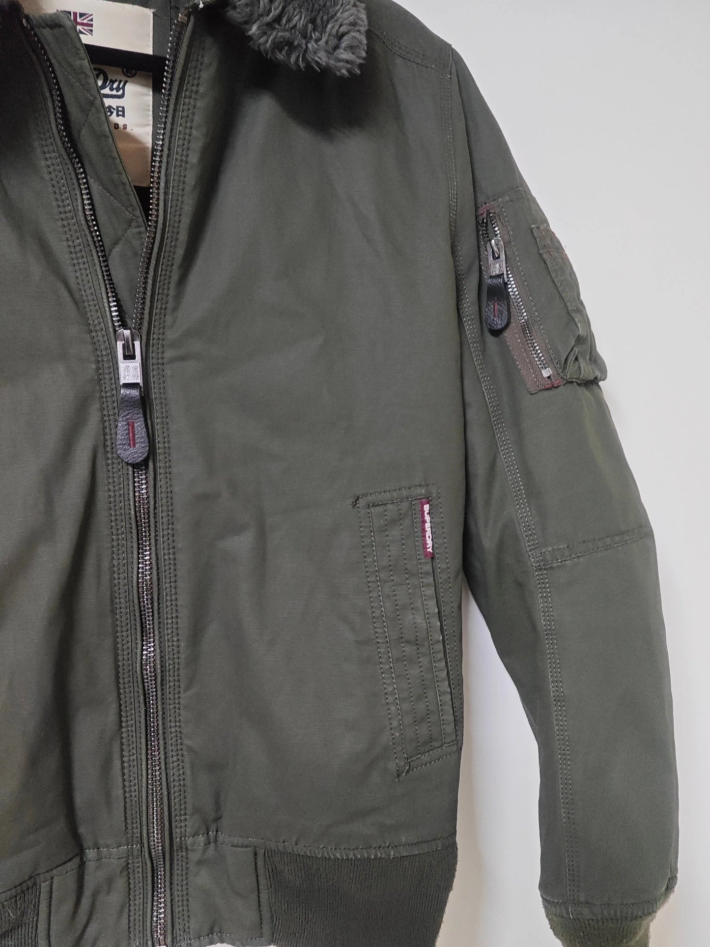 Blouson bomber Superdry kaki col fausse fourrure taille M - SECONDE MAIN Superdry