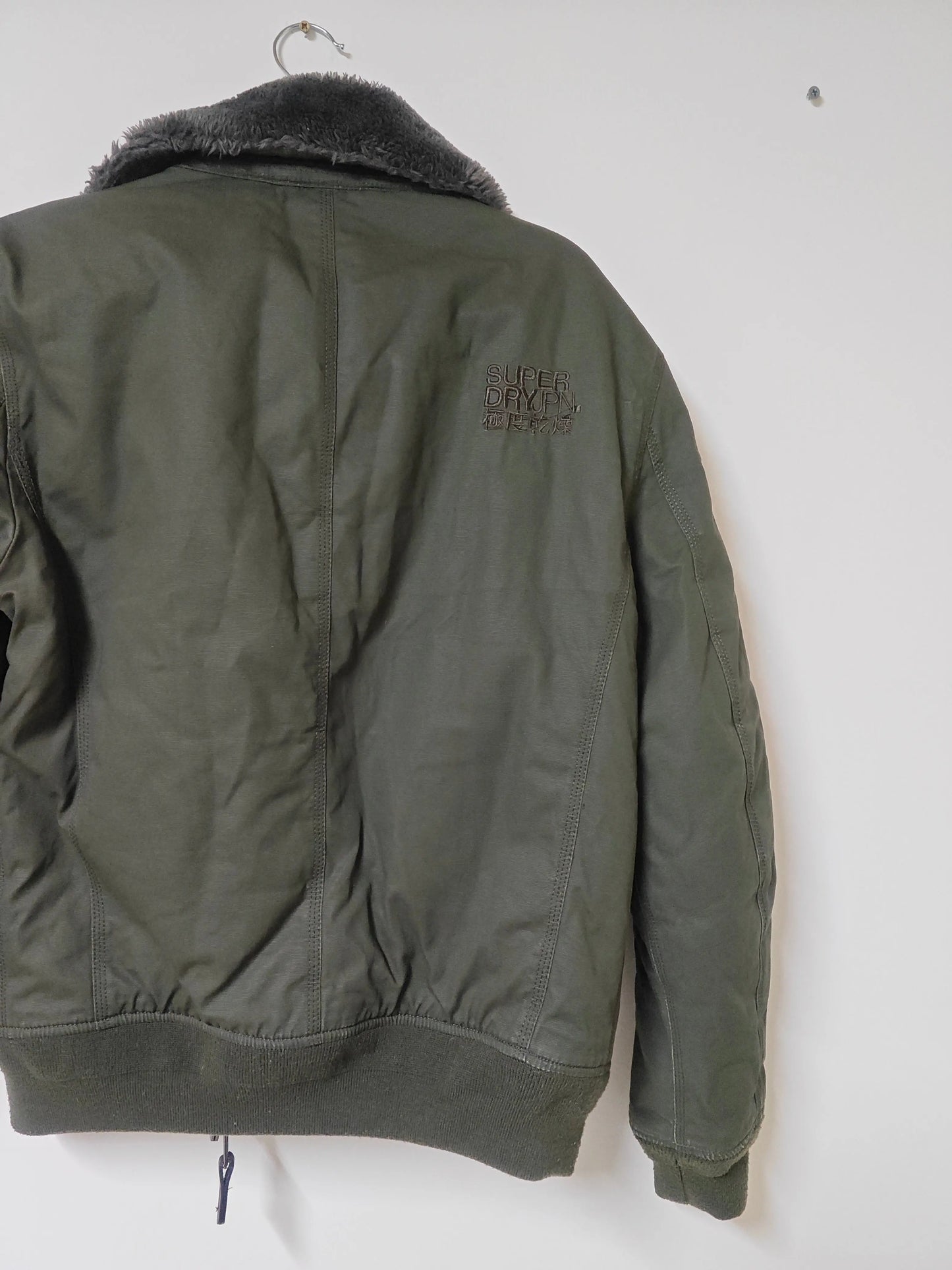 Blouson bomber Superdry kaki col fausse fourrure taille M - SECONDE MAIN Superdry