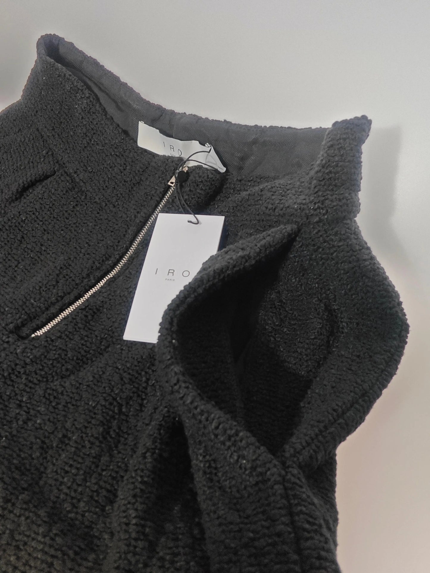 Short IRO Paris noir texturé bouclette taille non visible IRO