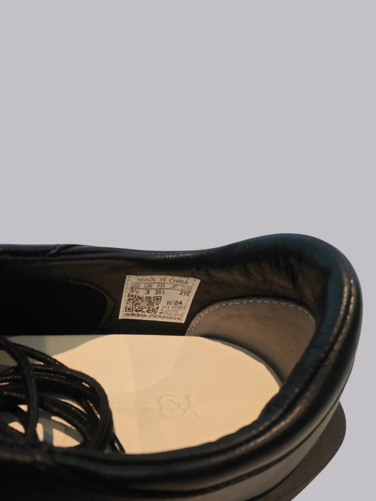 Y-3 Regu Mary Jane neuves noir/rouge T. 35,5 Adidas