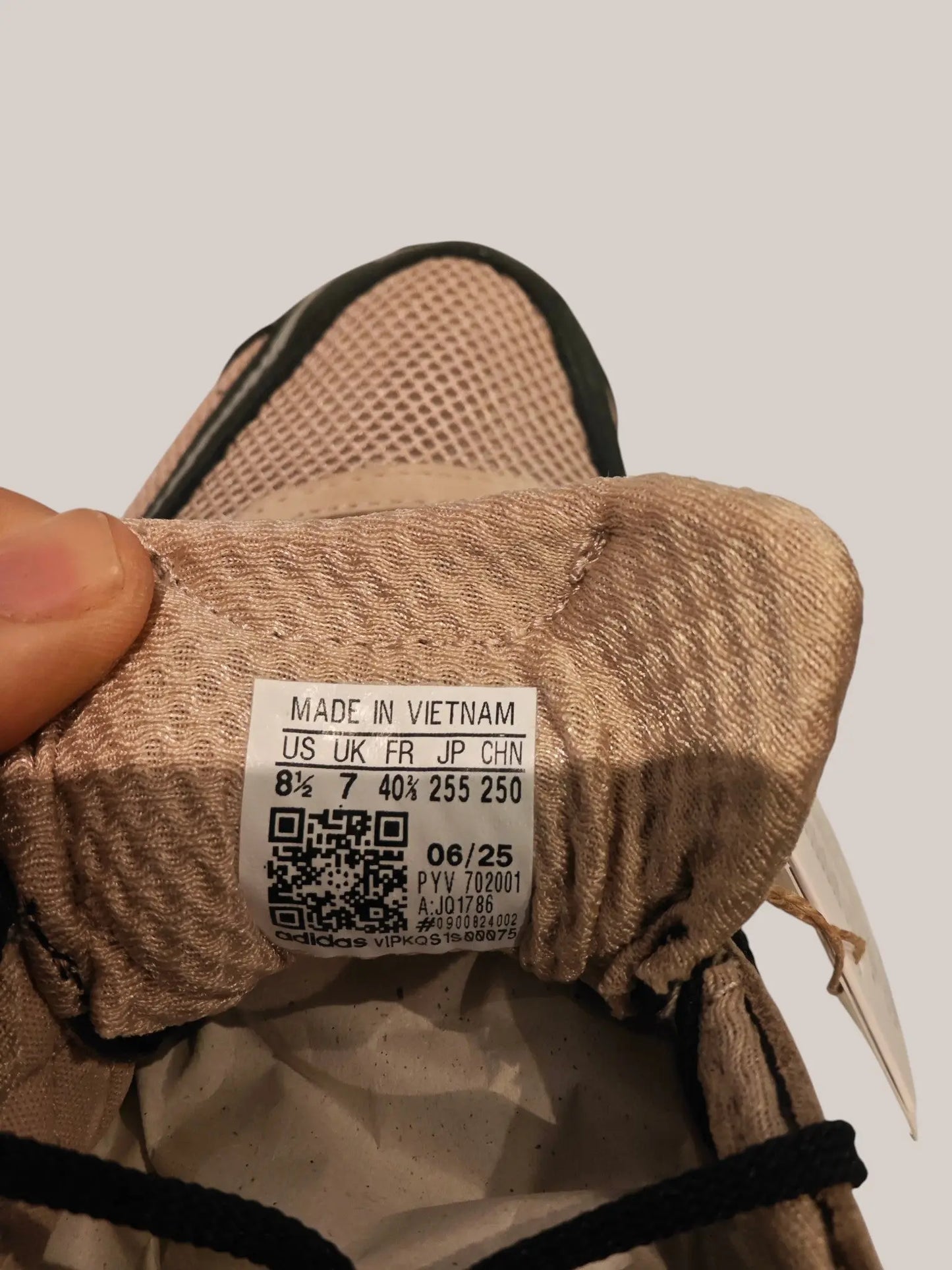 Adidas Adizero Adios OG W – neuves – taille 40 2/3 – beige Adidas