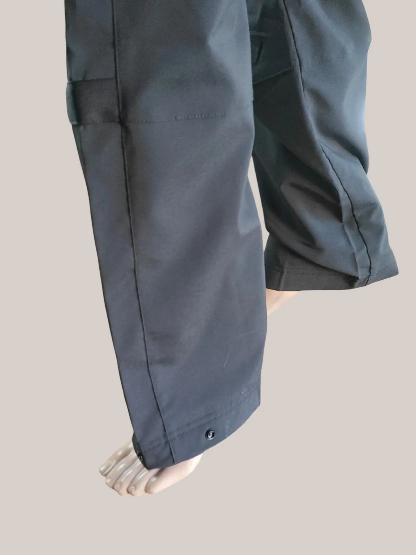 Pantalon Adidas MT Woven Pant noir W30 Adidas