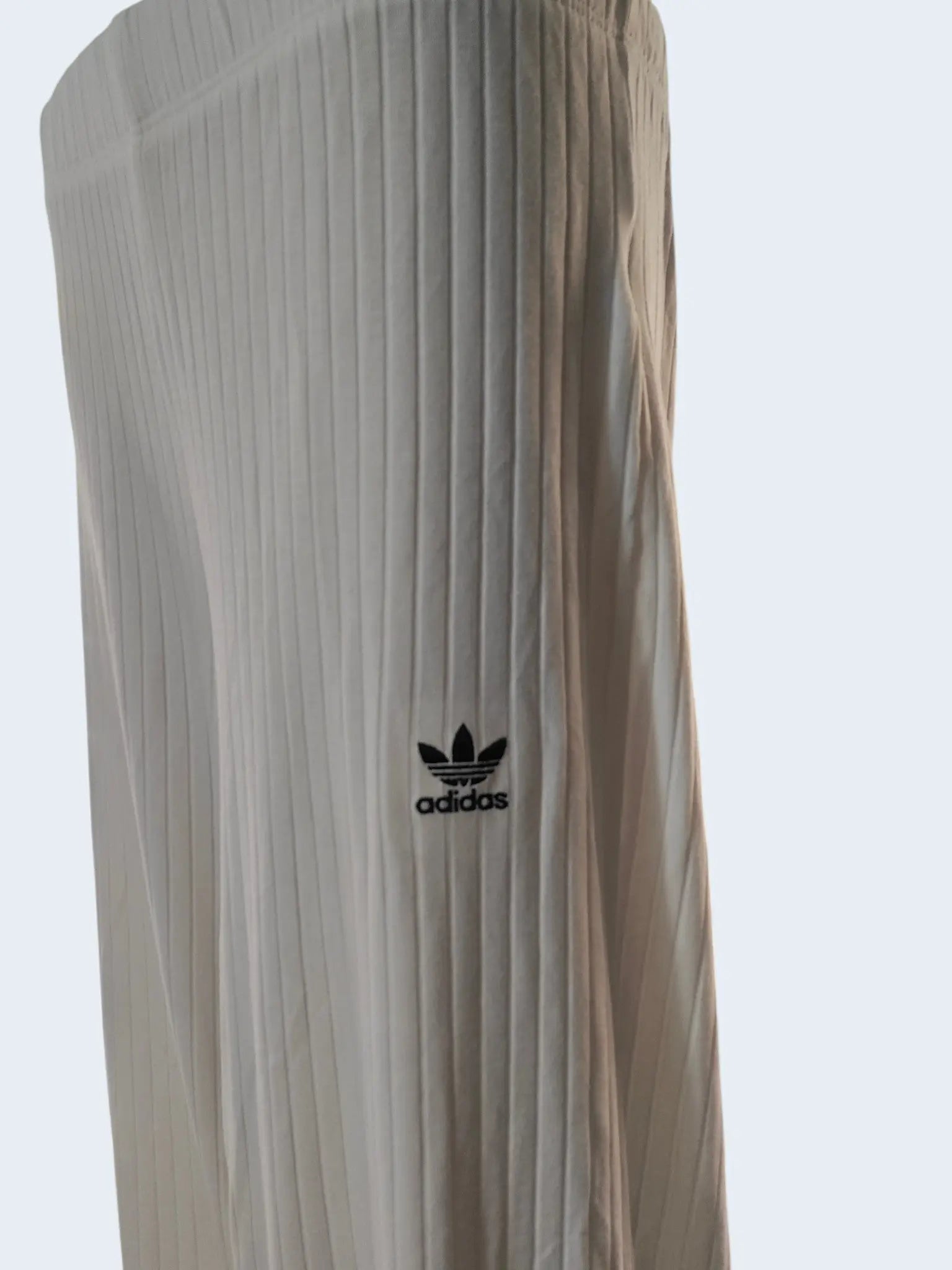Pantalon Adidas Originals blanc plissé – taille S adidas