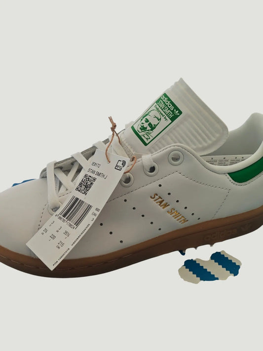 Adidas Stan Smith J neuves – T. 35 1/2 – blanc/vert – semelle gomme – boîte Adidas