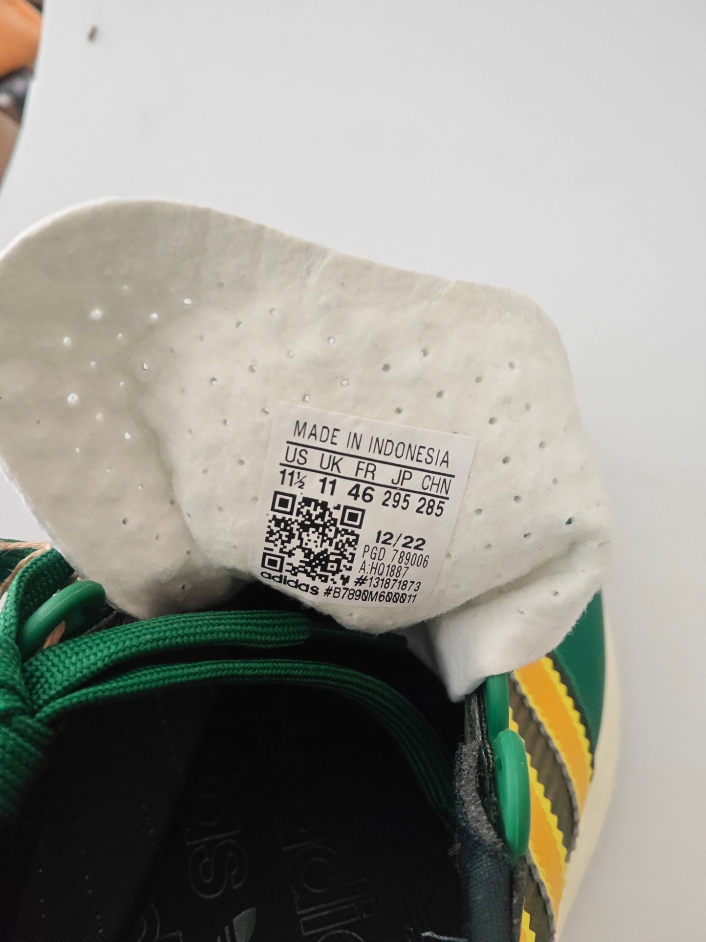 Adidas Retropy E5 vert / jaune pointures 44,45,5  et 46