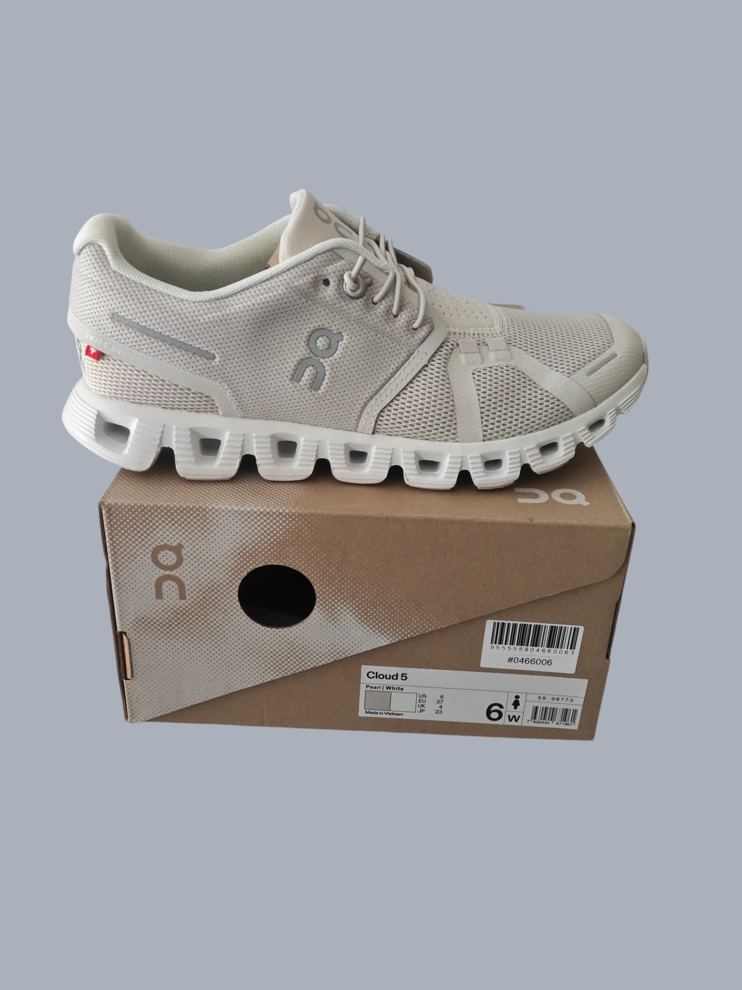 On Running Cloud 5 neuves – blanc/beige – taille 37 – avec boîte
