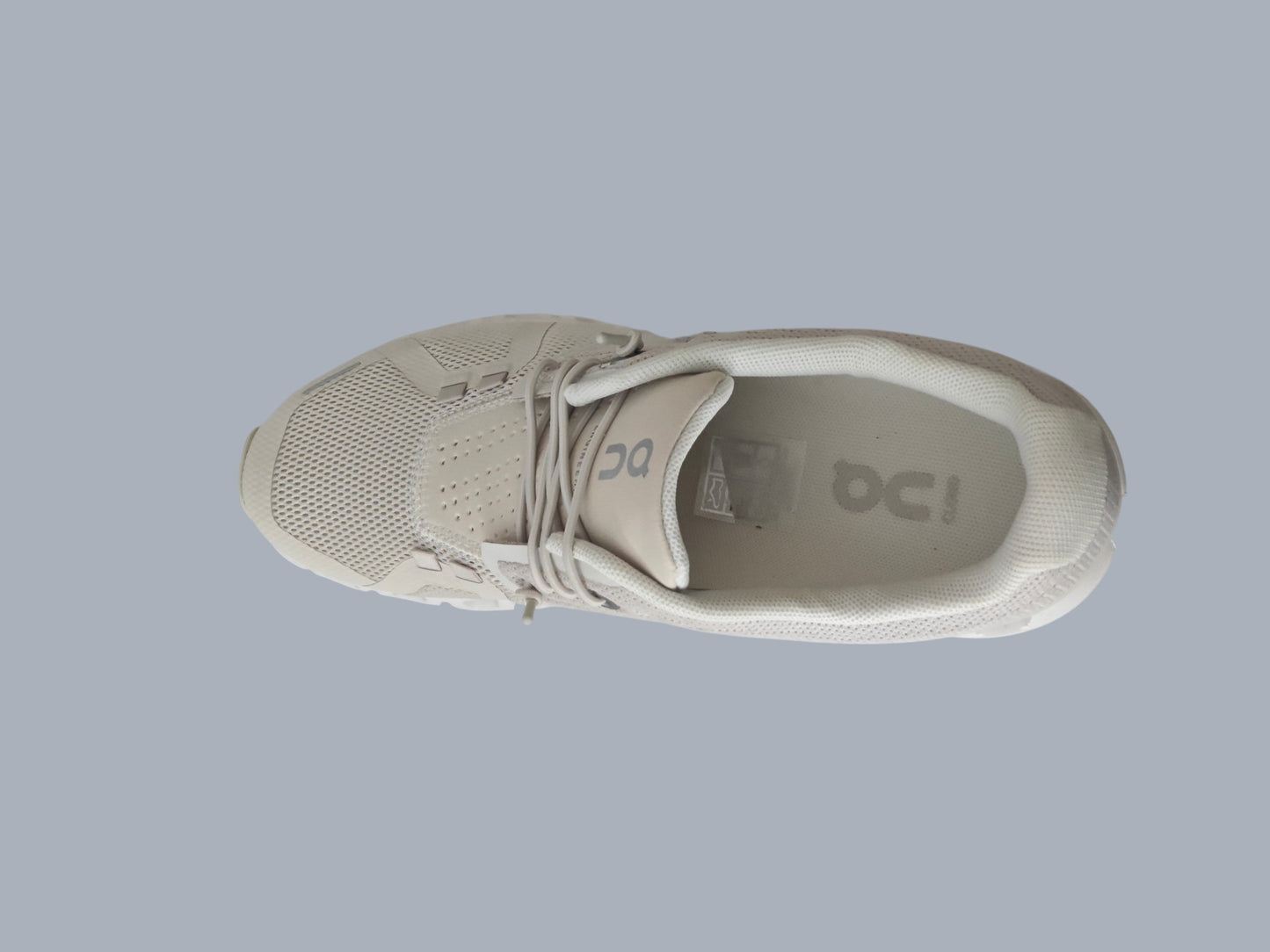 On Running Cloud 5 neuves – blanc/beige – taille 37 – avec boîte