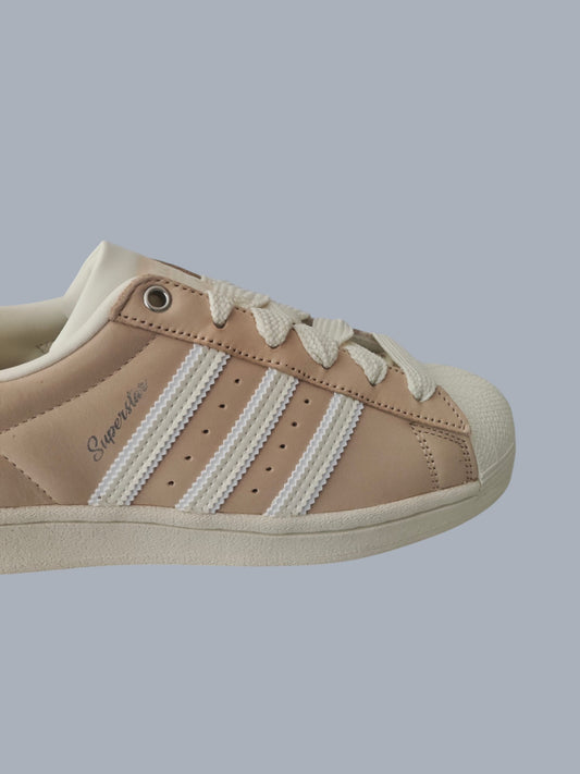 Adidas Superstar W neuves beige / blanc – taille 37 1/3 – avec boîte