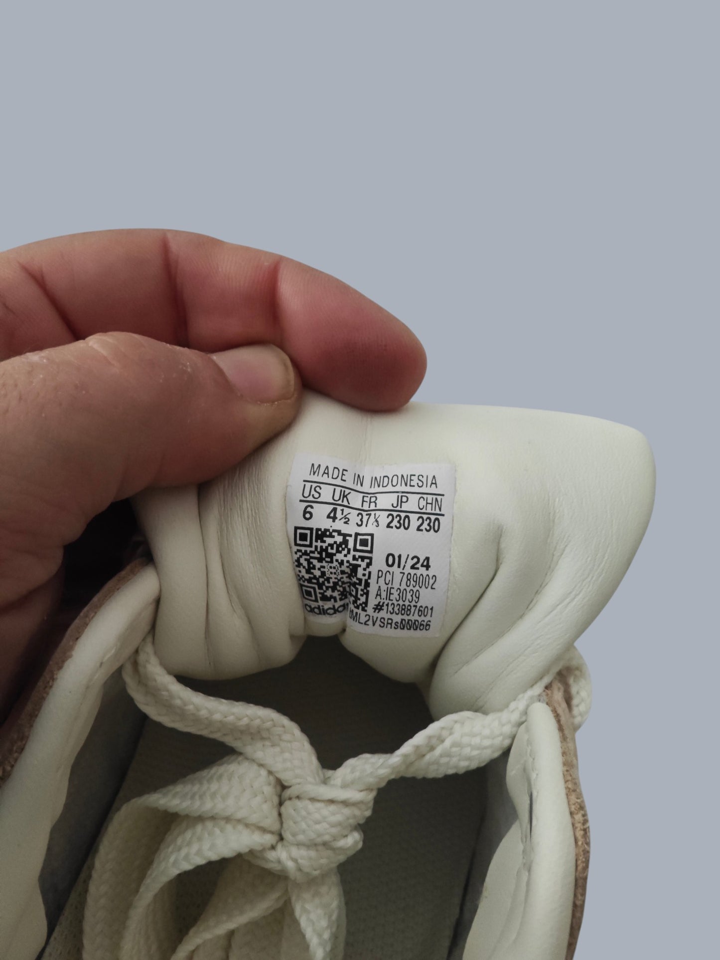 Adidas Superstar W neuves beige / blanc – taille 37 1/3 – avec boîte