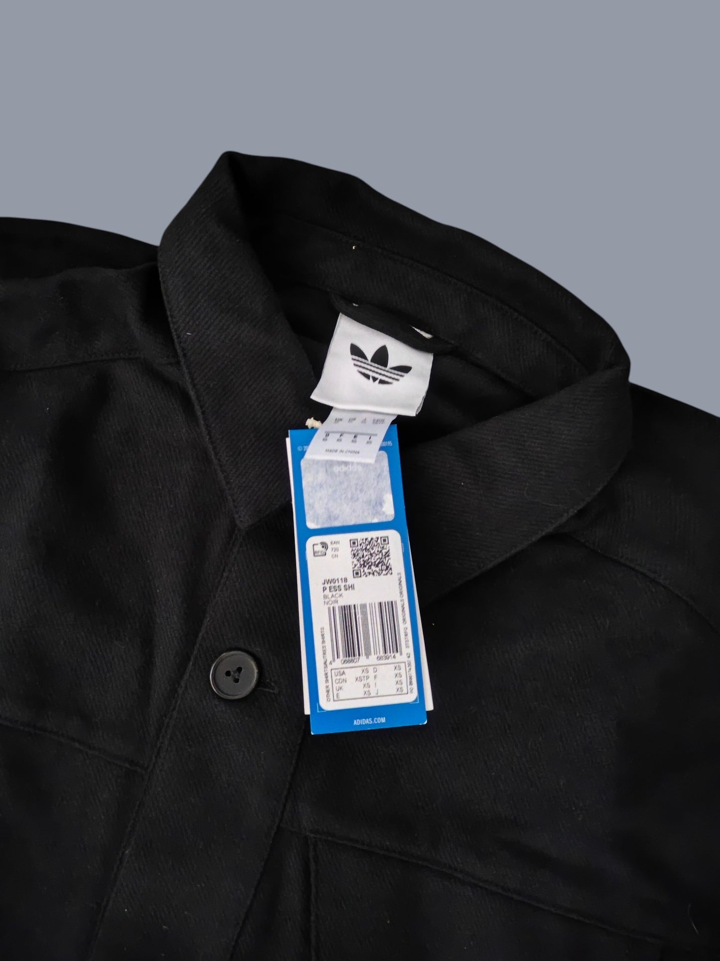 Chemise Adidas Originals P ESS SHI – Noire – Taille XS – Neuve avec étiquette