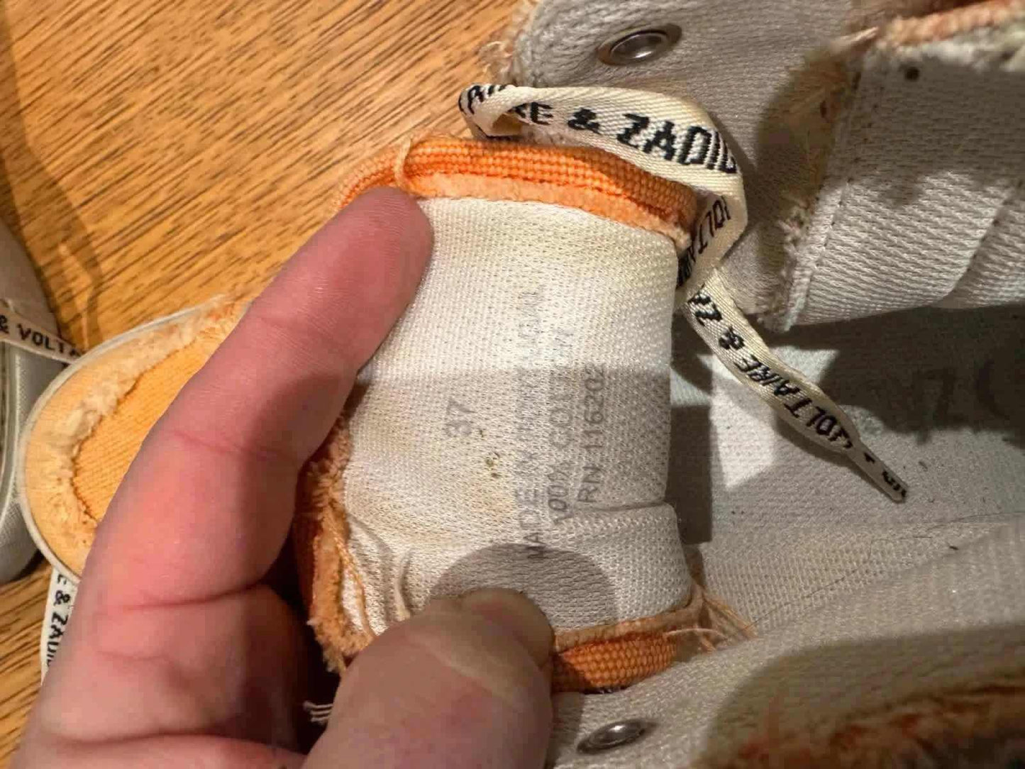 Baskets montantes taille 37 de Zadig & Voltaire en coton, avec détails usés et étiquette de taille.